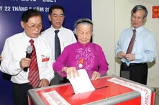 Mặc dù có trên 99% cử tri đi bầu nhưng số lượng đại biểu Quốc hội không được bầu đủ 500 như dự kiến.