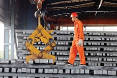 Riêng trong tháng 1/2016, mức nhập khẩu phôi thép tăng cao gấp 3 lần so với cùng kỳ. (Ảnh minh họa: KT)