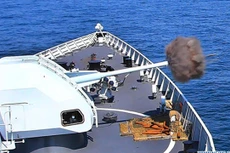 Tàu Trung Quốc tham gia tập trận chiếm đảo. Ảnh:News.cn