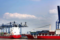 Ngành thuế đã dành ra 17.000 tỷ đồng để hoàn thuế GTGT cho hàng hóa xuất khẩu. Ảnh: LTT