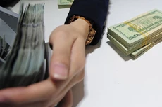 Siết cho vay ngoại tệ từ 31/3, ngân hàng, doanh nghiệp ảnh hưởng ra sao?