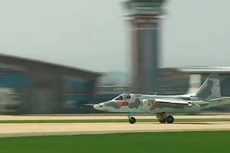 Phi cơ bay lượn tại triển lãm hàng không đầu tiên ở Triều Tiên