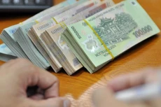 Những khoản lãi 'đếm cua trong lỗ' của ngân hàng