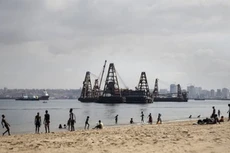 Nigeria, nước xuất khẩu dầu hàng đầu châu Phi, đang ngày càng chìm sâu vào khó khăn kinh tế và đề nghị WB cấp vốn vay để bù đắp cho khoản thâm hụt ngân sách dự kiến lên tới 11 tỷ USD trong năm nay - Ảnh: Financial Times/Bloomberg.