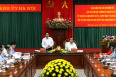 Đoàn công tác của Bộ Chính trị làm việc với thành phố Hà Nội về tinh giản biên chế. Ảnh: TT.