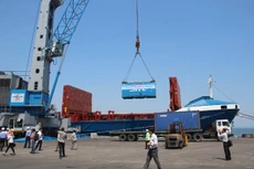 Mở tuyến vận tải hàng container Vũng Áng