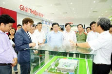 Phó Thủ tướng Vương Đình Huệ thăm Vườn ươm công nghệ Việt Nam - Hàn Quốc. Ảnh: Thành Chung - Bích Thảo