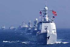 Tàu chiến Nga tham gia cuộc tập trận chung với hải quân Trung Quốc. Ảnh:News.cn