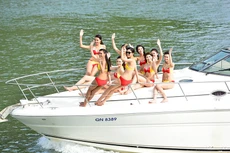 Bikini Vietjet tôn vinh nét đẹp Hoa hậu Việt Nam 2016