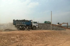 Bãi chôn lấp rác số 3 ở Phước Hiệp, Củ Chi sắp hoàn thành toàn bộ được UBND TP HCM yêu cầu ngưng tiếp nhận rác từ đầu năm 2015. Ảnh: HP