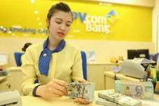 Ngân hàng Nhà nước vẫn còn dư địa để sử dụng thêm các biện pháp kỹ thuật hạn chế hành vi đầu cơ, găm giữ ngoại tệ, như đưa lãi suất tiền gửi ngoại tệ xuống dưới 0%, áp tỷ lệ dự trữ bắt buộc VND khác nhau cho các ngân hàng có mức trạng thái ngoại tệ khác n