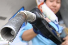 Cách tính thuế xăng dầu vẫn bị chê là bất hợp lý.