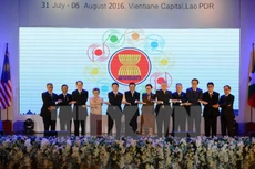 Các Bộ trưởng và Thứ trưởng chụp ảnh chung tại Hội nghị. (Nguồn: THX/TTXVN)