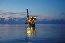 Chưa bao giờ người ta thấy ngành dầu khí đồng loạt gây sức ép với Chính phủ về việc giảm thuế, tăng cơ chế ưu đãi để cứu ngành này như những ngày qua. Ảnh: T.L