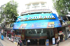 Các đối tượng đã thực hiện thành công 4 giao dịch, chiếm đoạt số tiền 4,7 tỷ đồng của Sacombank. Ảnh: Lê Tiên