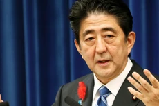 Thủ tướng Nhật Bản tuyên bố hoãn tăng thuế bán hàng
