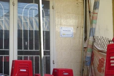 Nhân viên phát hành HSMT đi khỏi nơi phát hành HSMT với lý do đến Ban QLDA để làm việc với chủ đầu tư. Ảnh: Văn Huyền