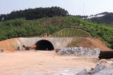 Xuân Cầu khởi kiện Tổng cục Đường bộ:Tố tụng kéo dài, đương sự mòn mỏi