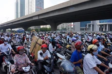 Số tiền thu được từ phí đường bộ xe máy mỗi năm không cao, trong khi các chế tài xử phạt lại không khả thi.