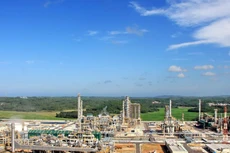 Nhà máy lọc dầu Dung Quất liên tục lãi lớn dù luôn kêu khó khăn.