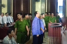 Các bị cáo tại tòa - Ảnh: TUYẾT MAI