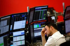 Chứng khoán châu Âu đỏ lửa vì nổ ở sân bay