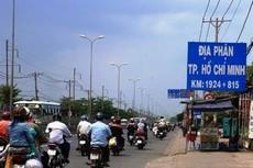 Cửa ngõ phía tây TP HCM thường xuyên bị ùn tắc