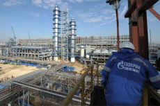 Số thu từ Nhà máy lọc dầu Dung Quất chỉ đạt 36,4% dự toán, giảm 60% (giảm khoảng 9,3 nghìn tỷ đồng) so cùng kỳ năm 2015