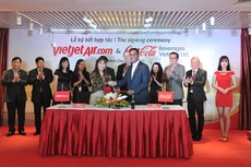 Sản phẩm của Coca-Cola lên máy bay Vietjet