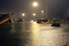 Sân bay Tân Sơn Nhất có thể đóng cửa vì ngập