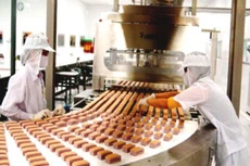 Dây chuyền sản xuất bánh của KDC. Ảnh Internet