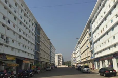 Nhiều người đang lo lắng khi đã trót vay mua các dự án nhà ở - Ảnh: Đình Sơn