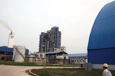 Do làm ăn thua lỗ, sản phẩm không bán được, Nhà máy Đạm Ninh Bình đã phải tạm ngừng sản xuất. Ảnh: Đ.T