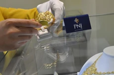 Giá vàng suy yếu phiên cuối tuần. Ảnh: Lệ Chi.