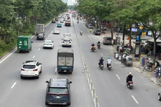 Phạm vi phân làn trên đường Võ Chí Công hướng từ trước ngõ 80 Võ Chí Công đến trước đường dẫn lên cầu Nhật Tân và ngược lại.