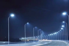 Nhiều tiêu chí kỹ thuật của thiết bị đèn tại các gói thầu xây lắp điện có tính định hướng