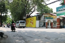 Từ ngày 20/4 đến 20/10, cấm xe ô tô khách từ 16 chỗ trở lên (trừ xe buýt, xe lực lượng vũ trang) hoạt động trên phố Hoàng Hoa Thám (theo chiều và đoạn từ Mai Xuân Thưởng đến Ngọc Hà). Ảnh minh họa
