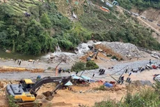 Cơ quan chức năng đã có mặt tại hiện trường xảy ra vụ sạt lở.