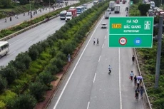 Tuyến đường bộ cao tốc Hà Nội - Bắc Giang hiện có lưu lượng phương tiện tiếp tục tăng đều với tốc độ khoảng 11% mỗi năm