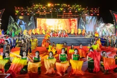 HSMT Gói thầu Mua sắm hàng hóa, dịch vụ phục vụ công tác lễ tân, khánh tiết, tuyên truyền tổ chức Lễ kỷ niệm 50 năm ngày giải phóng tỉnh Kon Tum yêu cầu đến 4 vị trí nhân sự chủ chốt có bằng đại học