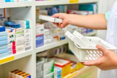 Thẩm quyền duyệt kế hoạch chọn nhà thầu mua sắm thuốc