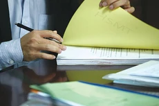 Chứng minh kinh nghiệm thực hiện hợp đồng tương tự thế nào?