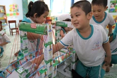 Sữa học đường đang được triển khai cho trẻ em tại nhiều tỉnh Đồng bằng sông Cửu Long