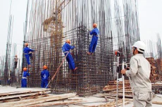 Cần biện pháp đồng bộ hỗ trợ nhà thầu bổ sung lao động kịp thời