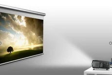 Gói thầu Mua sắm máy chiếu, màn chiếu điện của Học viện Phòng không - Không quân, HSMT có yêu cầu nhân sự quản lý điều hành phải tốt nghiệp đại học trở lên...Ảnh chỉ mang tính minh họa. Nguồn Internet