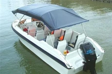 Lạm dụng yêu cầu hàng mẫu làm khó nhà thầu