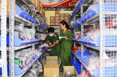 Hàng hóa xuất xứ nước ngoài, không hóa đơn, chứng từ tại căn nhà của vợ chồng Thượng tá Hoàng Văn Nam, Phó phòng Phòng chống ma túy và tội phạm, thuộc Bộ Chỉ huy Bộ đội biên phòng An Giang