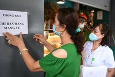 Từ 12h ngày 13/12, các nhà hàng, cơ sở kinh doanh dịch vụ ăn uống tại quận Đống Đa chỉ được phép bán hàng mang về. Ảnh minh họa: Dân trí