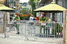 Phong tỏa công trường xây dựng Bệnh viện Đa khoa Hà Đông