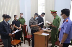 Cơ quan điều tra đọc lệnh bắt tạm giam các bị can